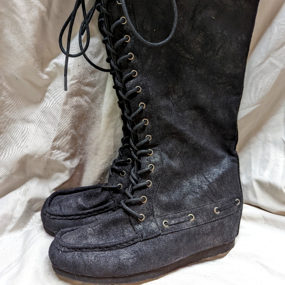 Qupid Lace Up Moccasin Boots